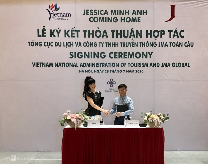 ນາງແບບມີຊື່ສຽງໃນໂລກ Jessica ມິງແອັງ ໂຄສະນາແຫຼ່ງທ່ອງທ່ຽວຢູ່ຫວຽດນາມ