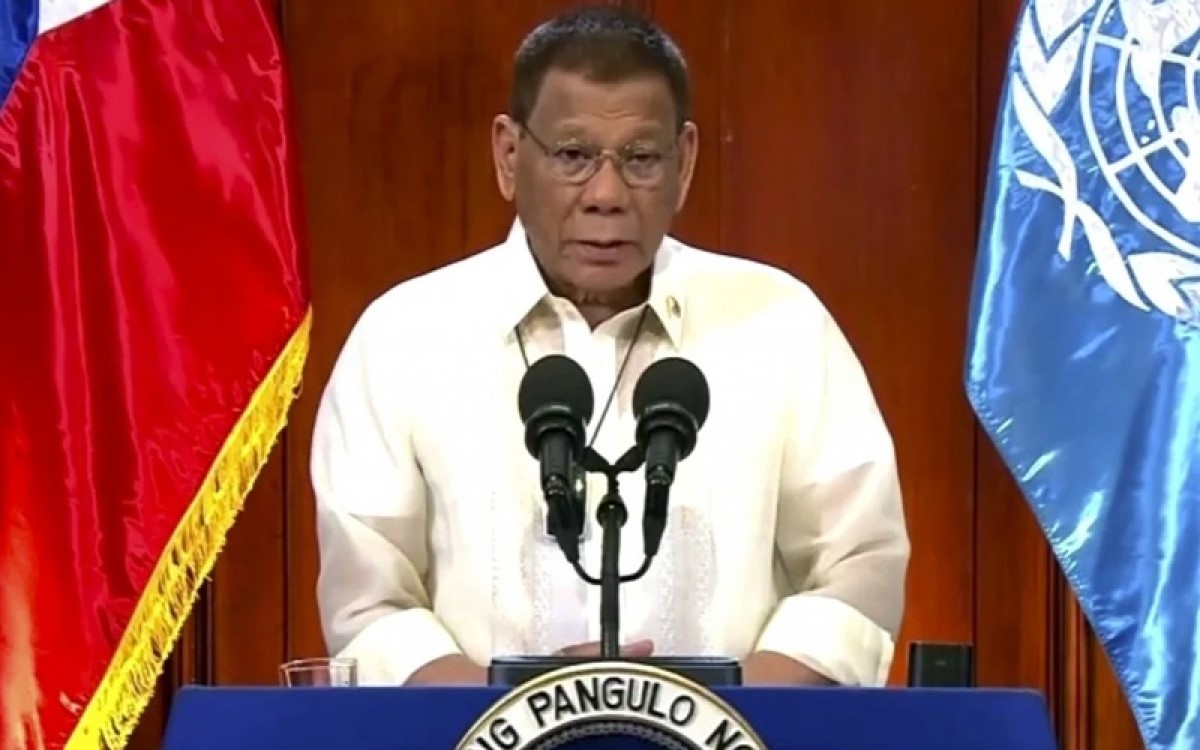 ທ່ານປະທານາທິບໍດີ ຟີລິບປີນ Duterte ປົກປ້ອງຄຳຕັດສິນກ່ຽວກັບທະເລຕາເວັນອອກປີ 2016