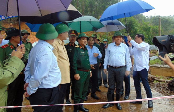 ສືບຕໍ່ມານະພະຍາຍາມແກ້ໄຂຜົນຮ້າຍຢ້ອນຫລັງຍ້ອນຝົນຕົກໜັກ, ນ້ຳຖ້ວມຢູ່ພາກກາງ