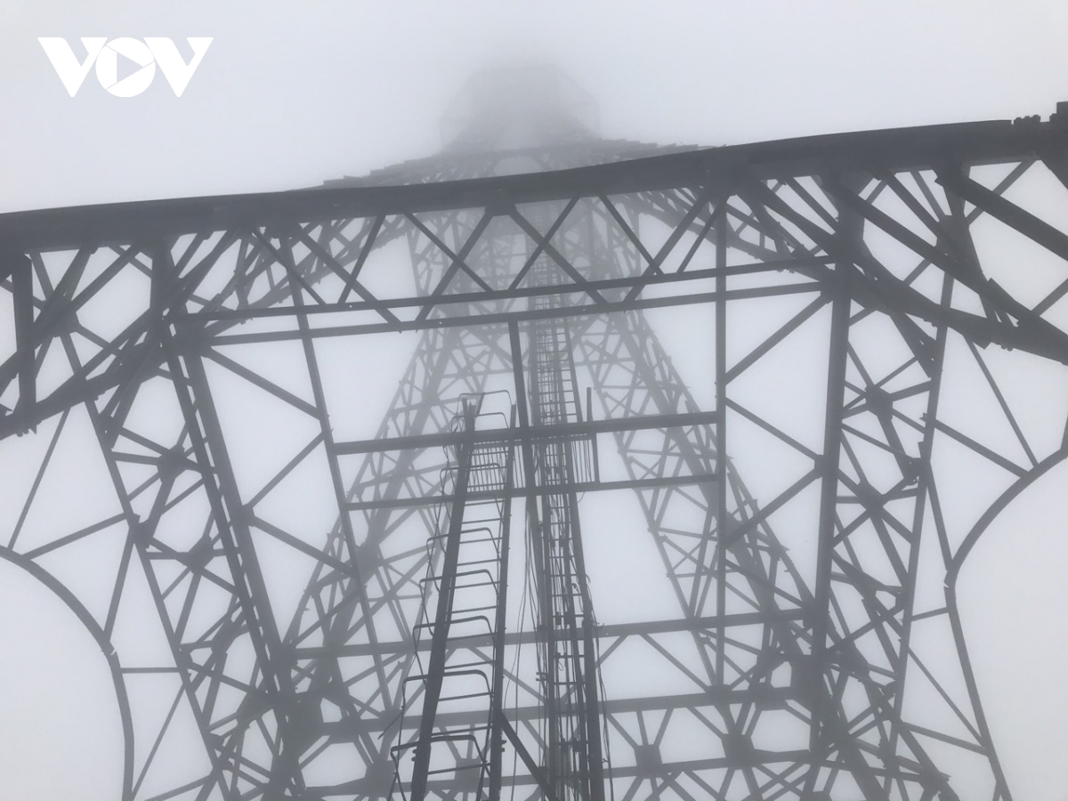 ບັນດາພະນັກງານ VOV ຢູ່ຍອດພູ ເປີຍອັກ