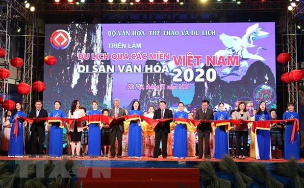 ໄຂງານວາງສະແດງ “ການທ່ອງທ່ຽວຜ່ານບັນດາເຂດມໍລະດົກວັດທະນະທຳ ຫວຽດນາມ 2020”