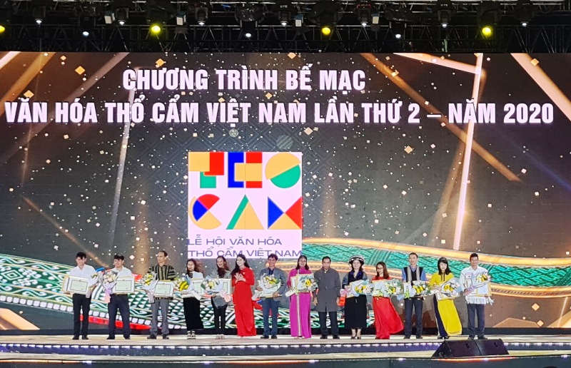 ອັດງານບຸນວັດທະນະທຳແຜ່ນແພພື້ນເມືອງຫວຽດນາມ ຄັ້ງທີ 2 ປີ 2020