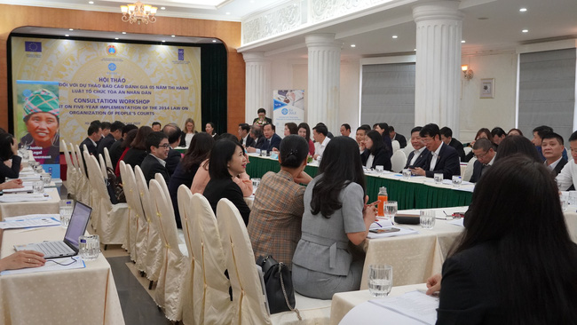 ຕີລາຄາໄລຍະ 5 ປີແຫ່ງການປະຕິບັດກົດໝາຍວ່າດ້ວຍການຈັດຕັ້ງສານປະຊາຊົນ
