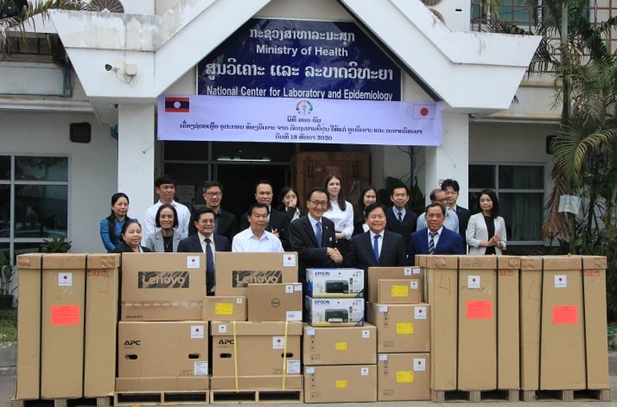 ລາວຮັບງວດອຸປະກອນການແພດທີ່ມີມູນຄ່າກວ່າ 3 ລ້ານ USD ໂດຍຍີ່ປຸ່ນ ໜູນຊ່ວຍເພື່ອປ້ອງກັນໂລກລະບາດ