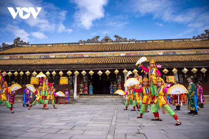 ຈັດສາກການເຂົ້າເຝົ້າເຈົ້າຊີວິດໃນວັນທີ 1 ຂອງບຸນເຕັດຄືນໃໝ່