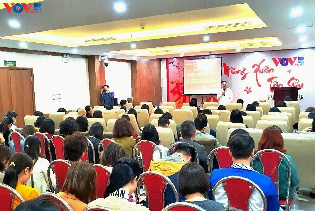 ຜັນ​ຂະ​ຫຍາຍ​ການ​ນຳ​ມະ​ຕິ​ກອງ​ປະ​ຊຸມ​ໃຫ່​ຍ​ຄັ້ງ​ທີ 13 ຂອງ​ພັກ​ເຂົ້າ​ສູ່​ຊີ​ວິດ