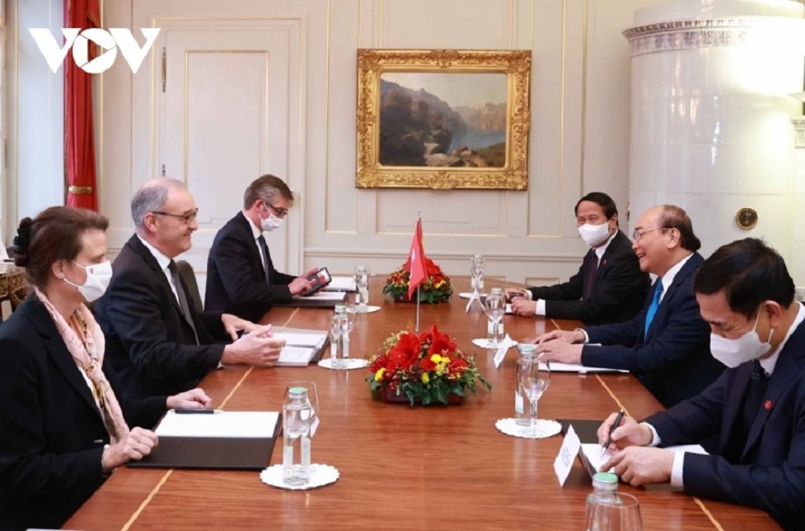 ປະ​ທານ​ປະ​ເທດ​ຢ້ຽມ​ຢາມ​ສະ​ວິດ ແລະ ສະ​ຫະ​ພັນ​ລັດ​ເຊຍ: ບັນ​ດາ​ສານ​ສຳ​ຄັນ​ຊຸກ​ຍູ້​ນ້ຳ​ໃຈ​ມິດ​ຕະ​ພາບ