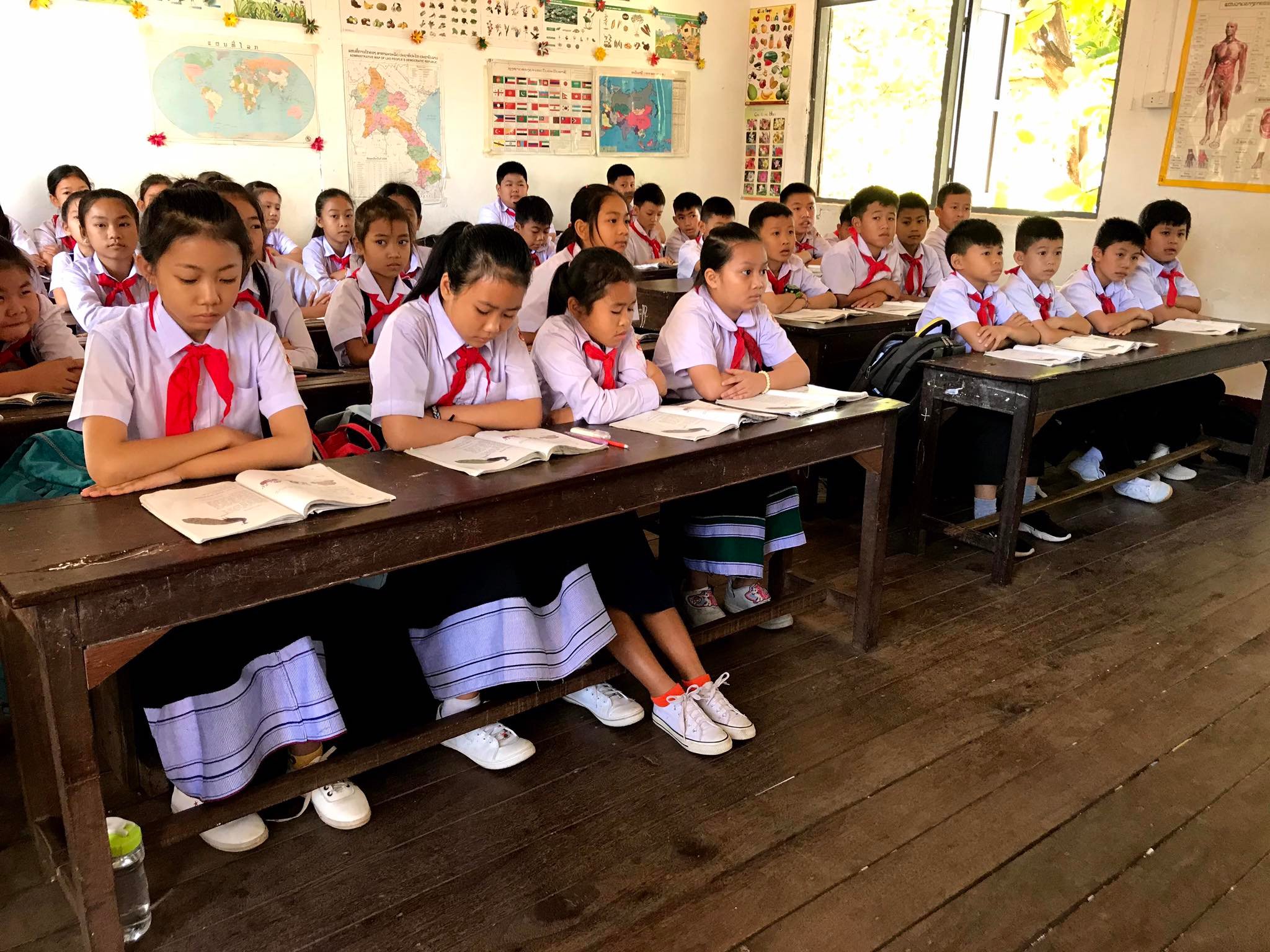 ຜ່ານຜ່າຄວາມຫຍຸ້ງຍາກ - ຄູ ຫວຽດນາມ ນຳພາສາ ຫວຽດ ມາສິດສອນຢູ່ປະເທດລ້ານຊ້າງ