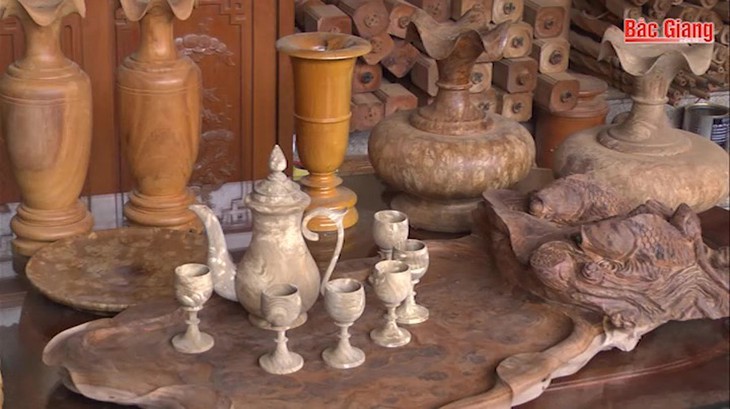 ໝູ່ບ້ານອາຊີບຊ່າງໄມ້ຢູ່ບ້ານ ບ້າຍໂອຍ