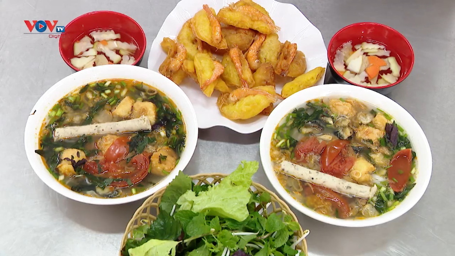 ເຍື່ອງ​ອາ​ຫານ​ທີ່​ແຊບ​ນົວ​ຢູ່​ຫໍ​ບູ​ຊາ ໂຮ່​ໄຕ