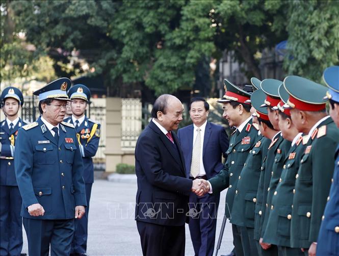 ປະທານປະເທດພົບປະເນື່ອງໃນໂອກາດສະເຫຼີມສະຫຼອງ 50 ປີແຫ່ງໄຊຊະນະ “ຮ່າໂນ້ຍ - ດ້ຽນບຽນຝູ ທາງອາກາດ”