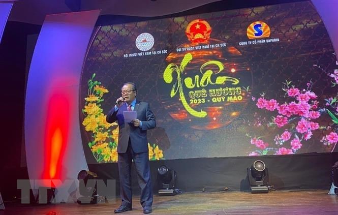 ປະຊາຄົມຊາວ ຫວຽດນາມ ອາໄສຢູ່ຕ່າງປະເທດ ຕ້ອນຮັບບຸນເຕັດປະຈຳຊາດ