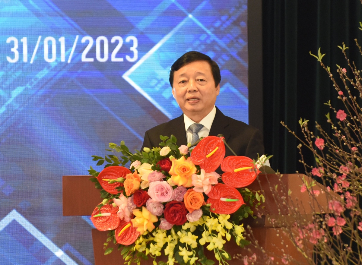 ສື່ມວນຊົນຕ້ອງໄວກ່ວາ, ຊັດເຈນກ່ວາ, ເປັນມືອາຊີບກ່ວາ ແລະ ຕິດແທດກັບພືດຕິກຳຕົວຈິງກ່ວາ