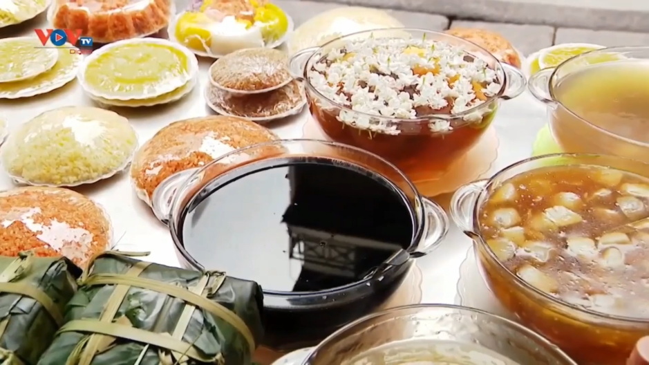 ເຂົ້າໜຽວກິນກັບນ້ຳຫວານ ຢູ່ຖະໜົນເກົ່າ ຮ່າໂນ້ຍ