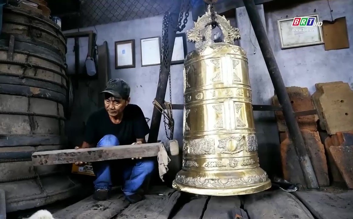 ໝູ່ບ້ານຫຼໍ່ທອງພື້ນເມືອງຟື້ນຕົວໃນຍຸກສະໄໝເຕັກໂນໂລຊີ