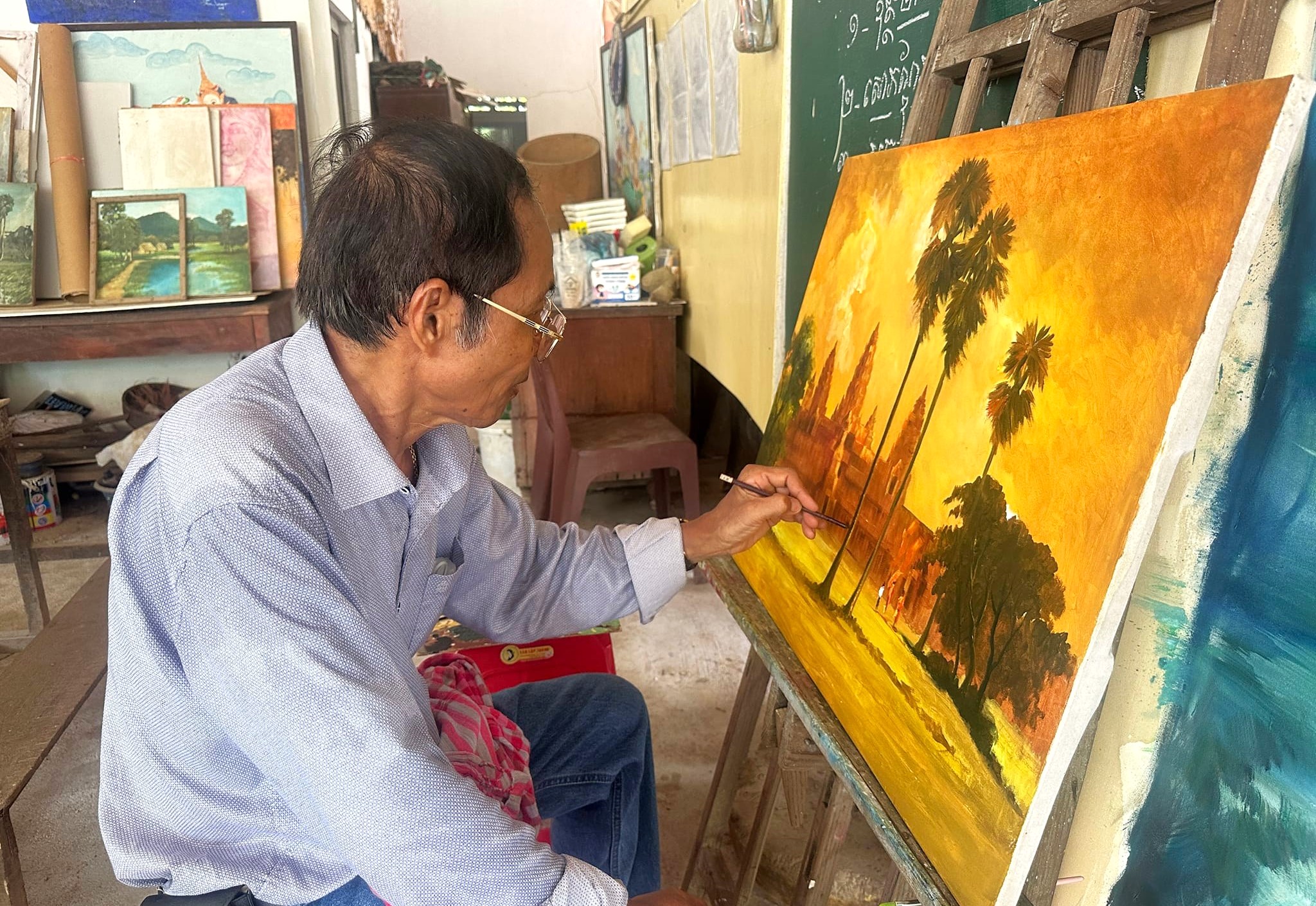 ທ່ານ Prom Vichet: ການເຄື່ອນໄຫວສ້າງຄວາມເມົາມົວກັບສິລະປະໃຫ້ເດັກນ້ອຍ ກຳປູເຈຍ