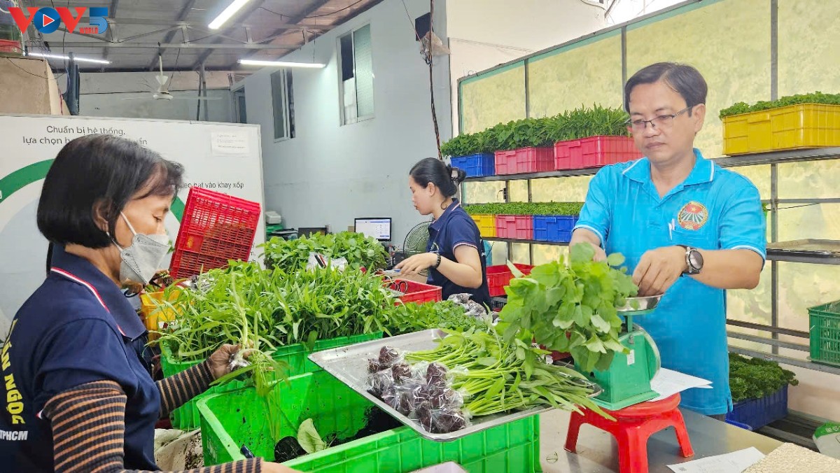 ນະ​ຄອນ​ໂຮ່​ຈີມ​ິນ ສ້າງ​ທິດ​ເດີນ​ສະ​ເພາະ​  ໃຫ້​ແກ່​ຜະ​ລິດ​ຕະ​ພັນ OCOP ຕົວ​ເມືອງ​ທັນ​ສະ​ໄໝ