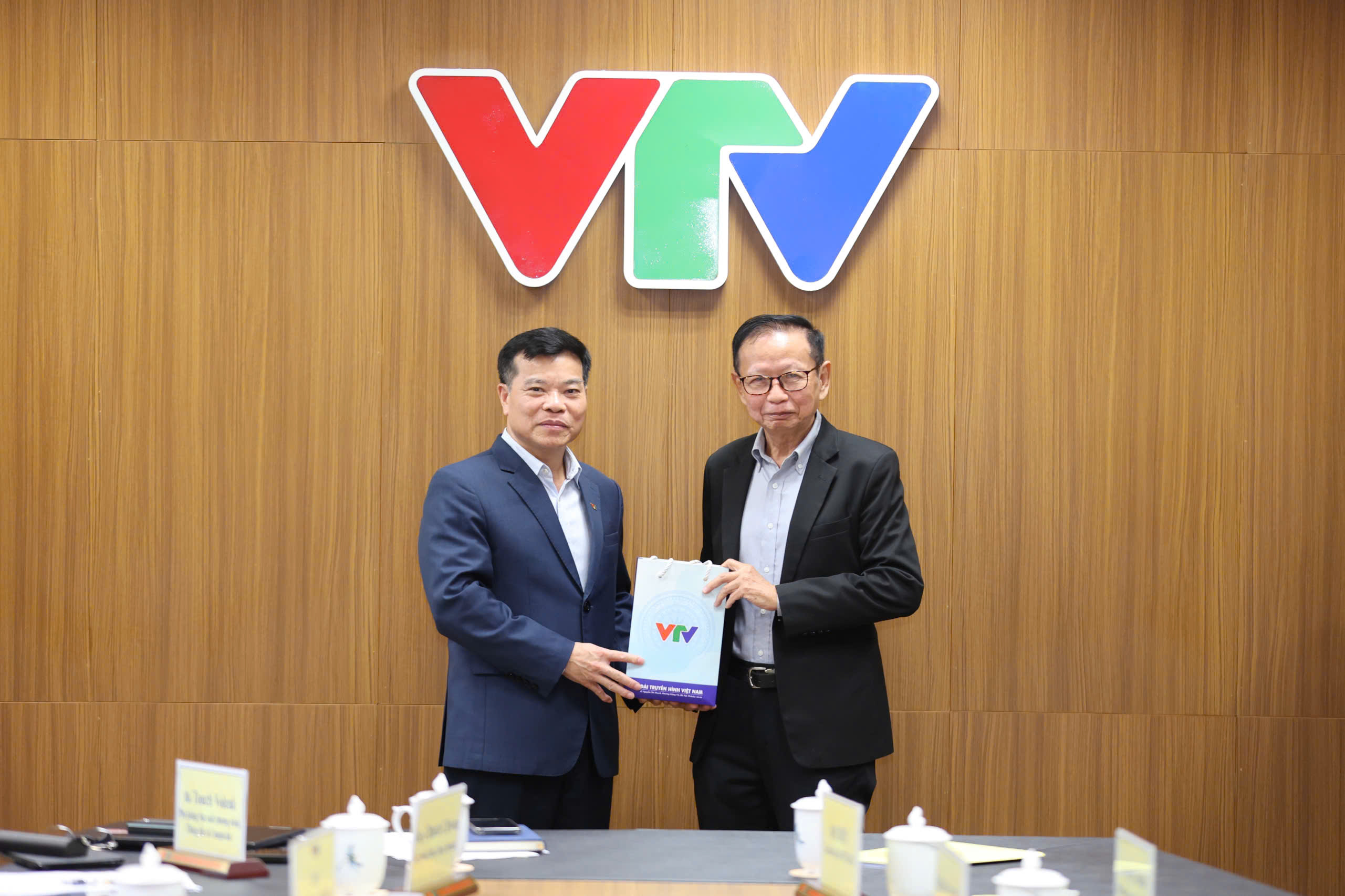 ຄວາມປະທັບໃຈຜ່ານການຢ້ຽມຢາມ ຫວຽດນາມ ຂອງຄະນະນັກຂ່າວ ກຳປູເຈຍ