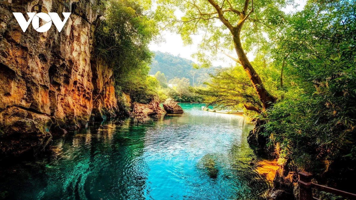 ໂຄ​ສະ​ນາ​ການ​ທ່ອງ​ທ່ຽວ​ຊີ​ວະ​ພາບ ຟອງ​ຍາ-ແກ​ບາງ ອອກ​ສູ່​ພາກ​ພື້ນ ອາ​ຊຽນ