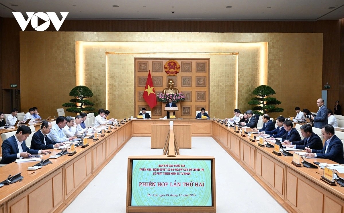 ນາ​ຍົກ​ລັດ​ຖະ​ມົນ​ຕີ ຟ້າມ​ມິງ​ຈິງ: ສືບ​ຕໍ່​ສ້າງ​ເງື່ອນ​ໄຂ​ໃຫ້​ແກ່​ເສດ​ຖະ​ກິດ​ເອ​ກະ​ຊົນ​ພັດ​ທະ​ນາ