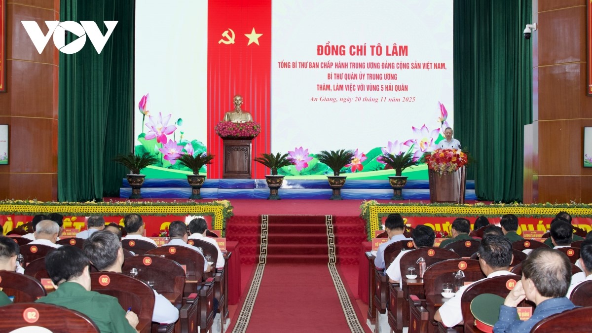 ທ່ານເລຂາທິການໃຫຍ່ ໂຕເລິມ ເຮັດວຽກກັບກອງບັນຊາການຕຳຫຼວດທະເລເຂດ 4