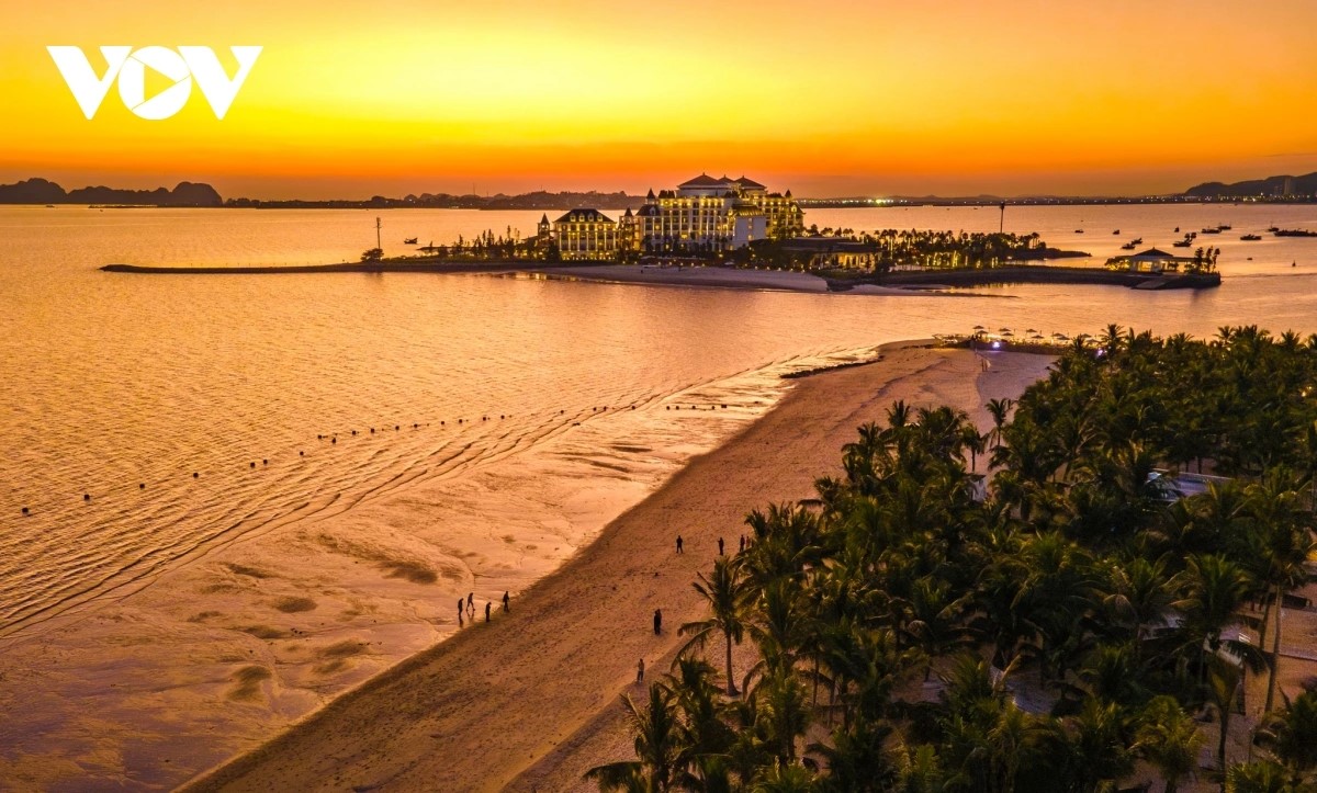 ກວາງນິງ ຕ້ອນຮັບແຂກທ່ອງທ່ຽວກວ່າ 19,8 ລ້ານຄົນໃນ 11 ເດືອນ