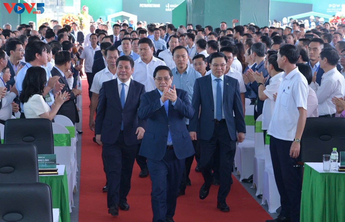 ເປີດ​ນຳ​ໃຊ້​ໂຮງ​ງານ​ໄຟ​ຟ້າ LNG ແຫ່ງ​ທຳ​ອິດ​ຂອງ ຫວຽດ​ນາມ: ຕັ້ງ​ພື້ນ​ຖານ​ໃຫ້​ແກ່​ຕະຫຼາດ​ໄຟ​ຟ້າ​ອາຍ​ແກັດ​ຂອງ​ປະ​ເທດ​ຊາດ