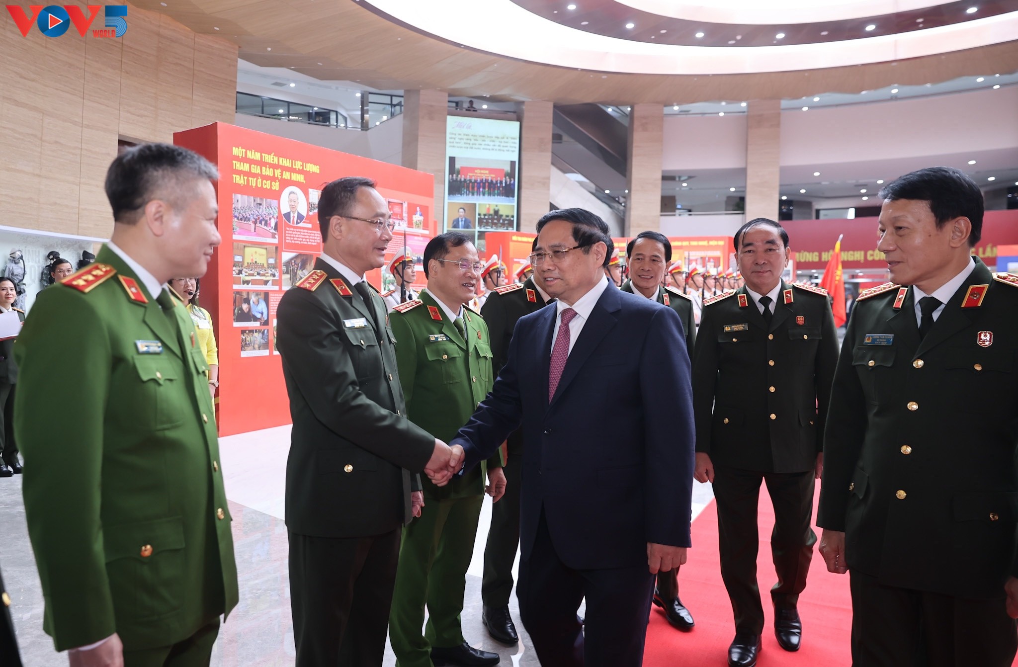 ນາ​ຍົກ​ລັດ​ຖະ​ມົນ​ຕີ ຟ້າມ​ມິ​ງ​ຈິງ ເຂົ້າ​ຮ່ວມກອງ​ປະ​ຊຸມ​ຕຳຫຼວດ​ທົ່ວ​ປະ​ເທດ​ຄັ້ງ​ທີ 81