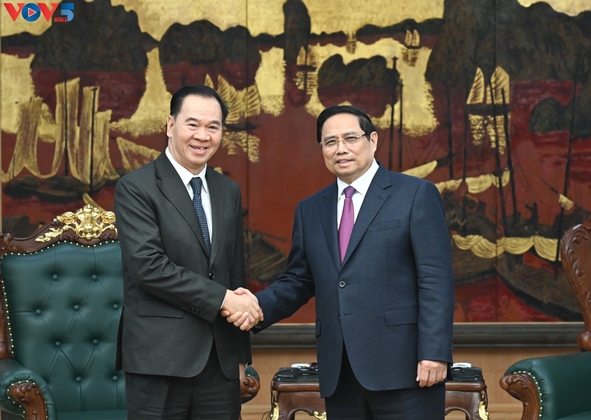 ນາ​ຍົກ​ລັດ​ຖະ​ມົນ​ຕີ ຫວຽດ​ນາມ ຟ້າມ​ມິງ​ຈິງ ຕ້ອນ​ຮັບ​ທ່ານ​ລັດ​ຖະ​ມົນ​ຕີ​ກະ​ຊວງ​ສຶກ​ສາ ແລະ ກິ​ລາ​ລາວ