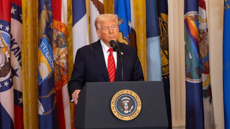 ອາ​ເມ​ລິ​ກາ ປິດ​ລ້ອມ​ບັນ​ດາ​ກ່ຳ​ປັ່ນ​ຂົນ​ສົ່ງ​ນ້ຳ​ມັນ​ທີ່ນອນ​ໃນ​ເປົ້າ​ໝາຍ​ຖືກ​ລົງ​ໂທດ