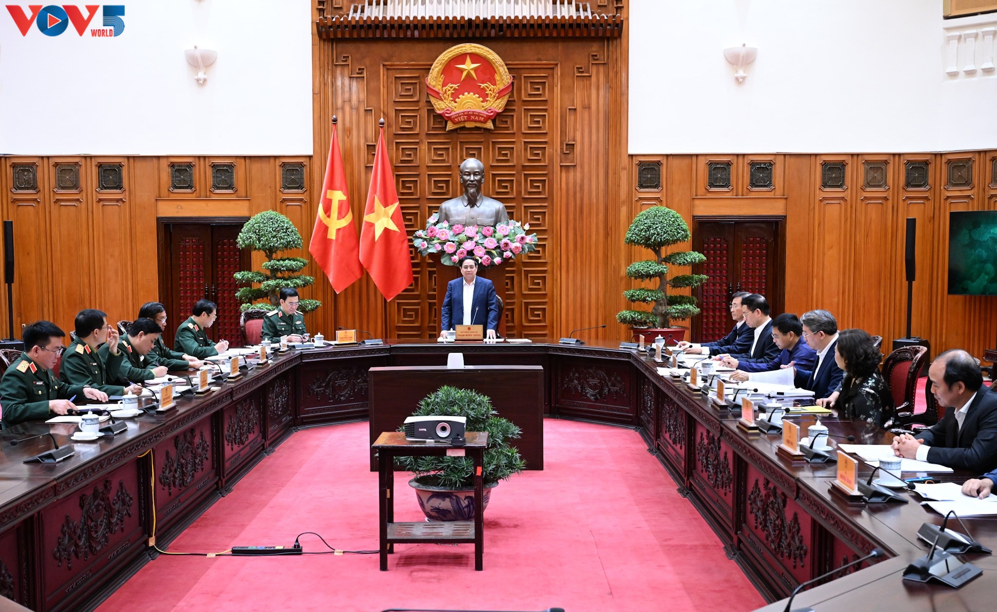 ພັດທະນາອຸດສາຫະກຳປ້ອງກັນຊາດຕາມທິດທັນສະໄໝ, ມີເຕັກໂນໂລຊີສູງ ແລະ ມີຫຼາຍປະໂຫຍດ