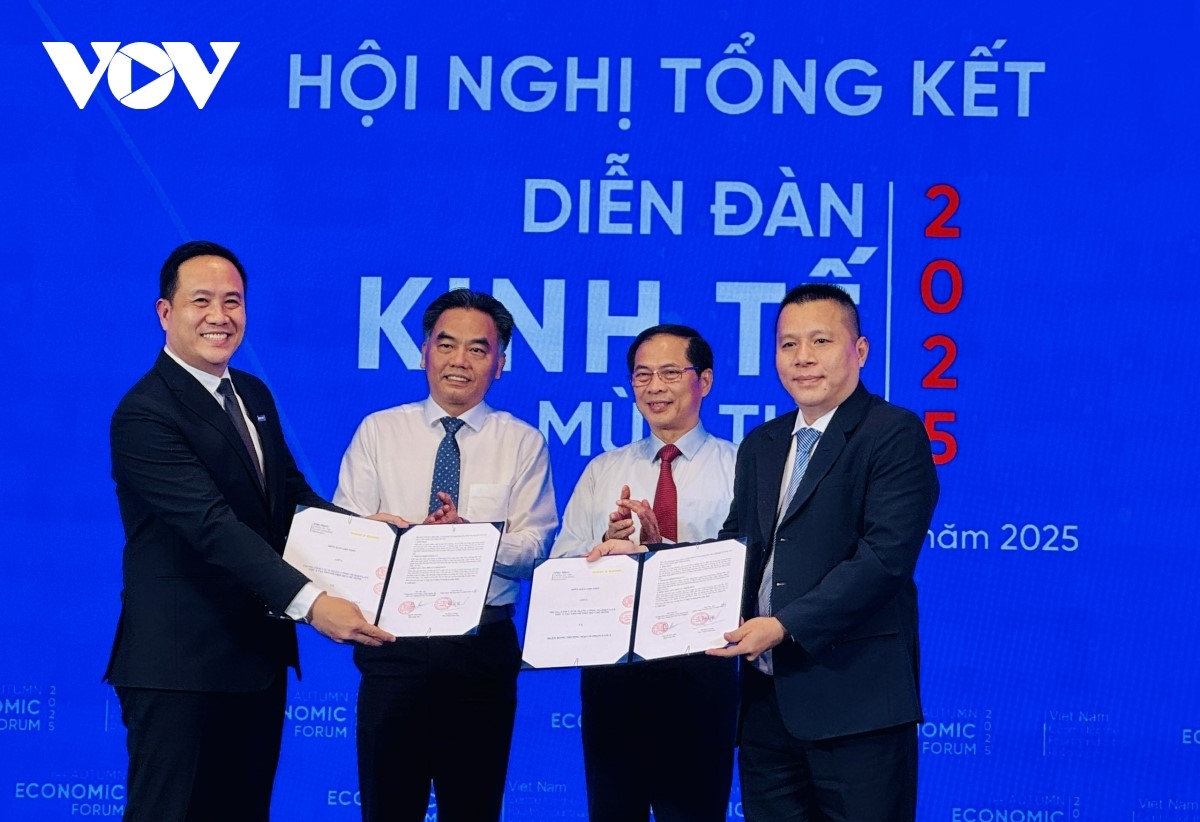 ເວທີປາໄສເສດຖະກິດລະດູໃບໄມ້ຫຼົ່ນຍົກລະດັບນະຄອນ ໂຮ່ຈີມິນ ຄືດັ່ງສູນລົງທຶນ, ນະວັດຕະກຳຂອງພາກພື້ນ