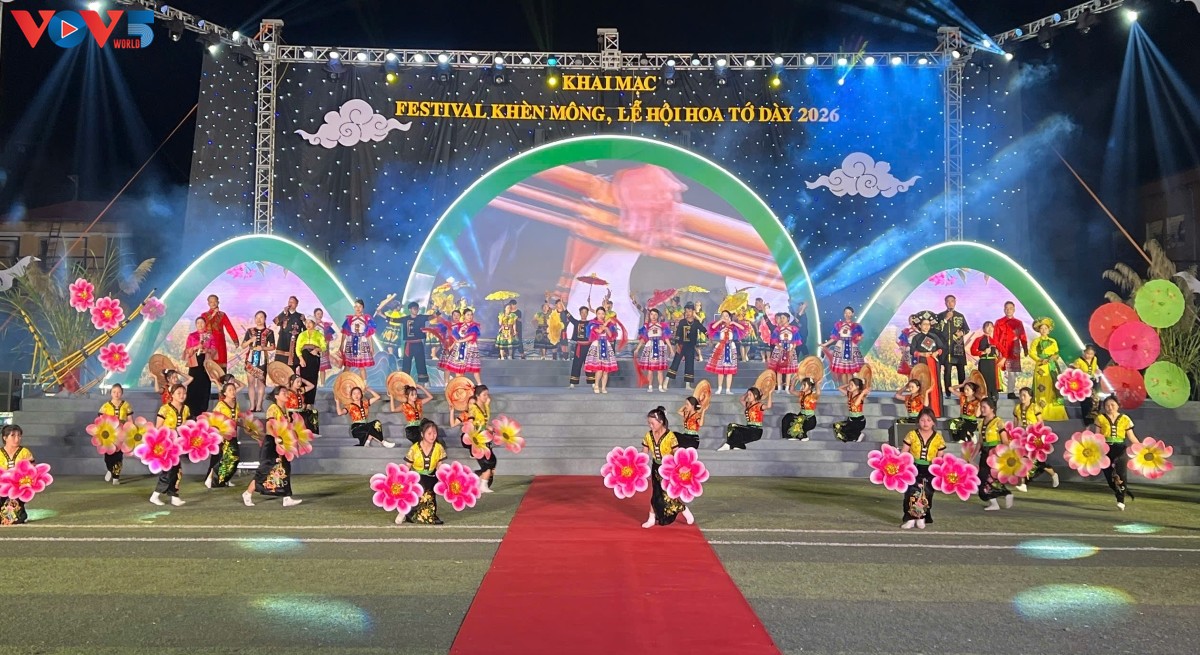 ນຳ​ ໝູ່​ກາງ​ຈາຍ ກາຍ​ເປັນ​ສະ​ຖານ​ທີ່​ທ່ອງ​ທ່ຽວ​ພົ້ນ​ເດັ່ນ​ຢູ່​ທາງ​ທິດ​​ຕາ​ເວັນ​ຕົກ​ພາກເໜືອຂອງ ຫວຽດ​ນາມ