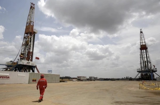 ອາ​ເມ​ລິ​ກາ - ເວ​ເນ​ຊູ​ເອ​ລາ ປຶກ​ສາ​ຫາ​ລື​ຄວາມ​ສາ​ມາດ​ເຊື່ອມ​ຕໍ່​ການ​ສົ່ງ​ອອກ​ນ້ຳ​ມັນ​ດິບ