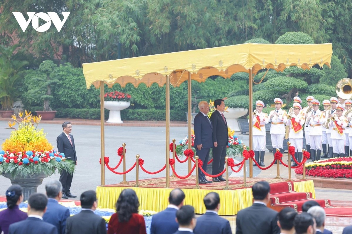 ທ່ານປະທານປະເທດ ເລືອງເກື່ອງ: ການພົວພັນ ຫວຽດນາມ - ອີຢູ ພວມພັດທະນາຢ່າງຕັ້ງໜ້າ, ແທດຈິງ ແລະ ຮອບດ້ານ