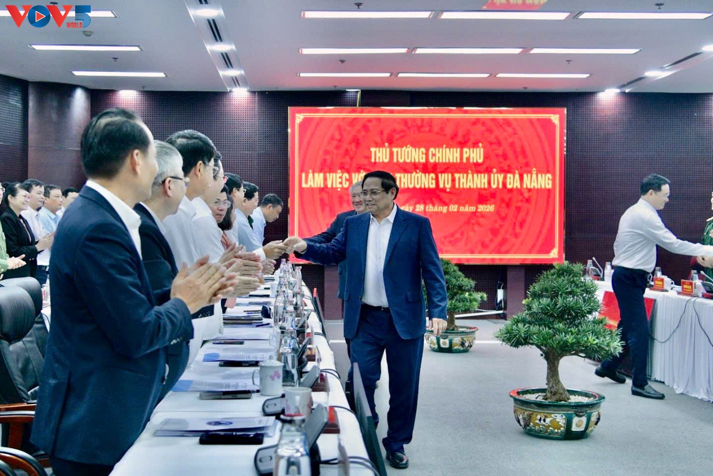 ທ່ານນາຍົກລັດຖະມົນຕີ ຟ້າມມິນຈິງ ເຮັດວຽກກັບຄະນະປະຈຳພັກນະຄອນ ດ່ານັ້ງ