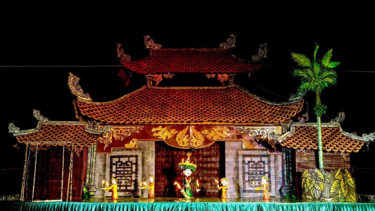 ແນະ​ນຳ​ກ່ຽວ​ກັບ​ສິ​ລະ​ປະ​ຟ້​ອນ​ຕຸກ​ກະ​ຕາ​ນ້ຳ​ຂອງ ຫວຽດ​ນາມ