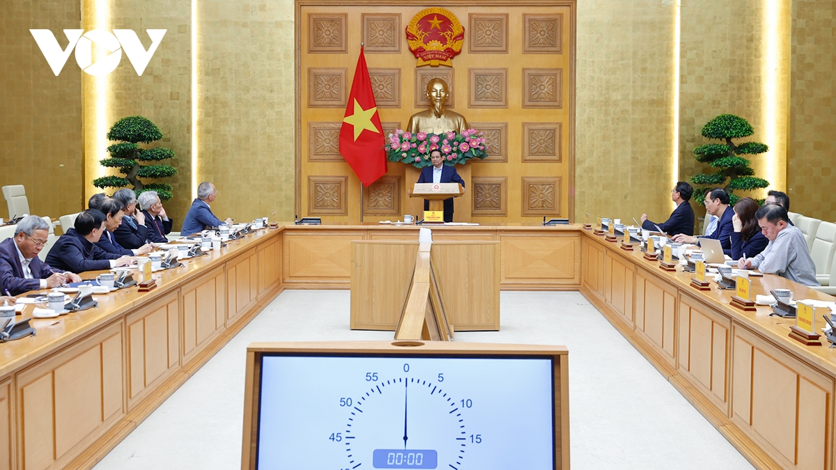 ນາ​ຍົກ​ລັດ​ຖະ​ມົນ​ຕີ ຟ້າມ​ມິງ​ຈິງ ປະ​ຊຸມ​ກັບ​ສະ​ພາ​ໃຫ້​ຄຳປຶກ​ສາ​​ດ້ານນະ​ໂຍ​ບາຍ​ກ່ຽວ​ກັບ​ການ​ຮັບ​ມື​ກັບ​ບັນ​ດາ​ສິ່ງ​ທ້າ​ທາຍ​ໃນ​ປັດ​ຈຸ​ບັນ