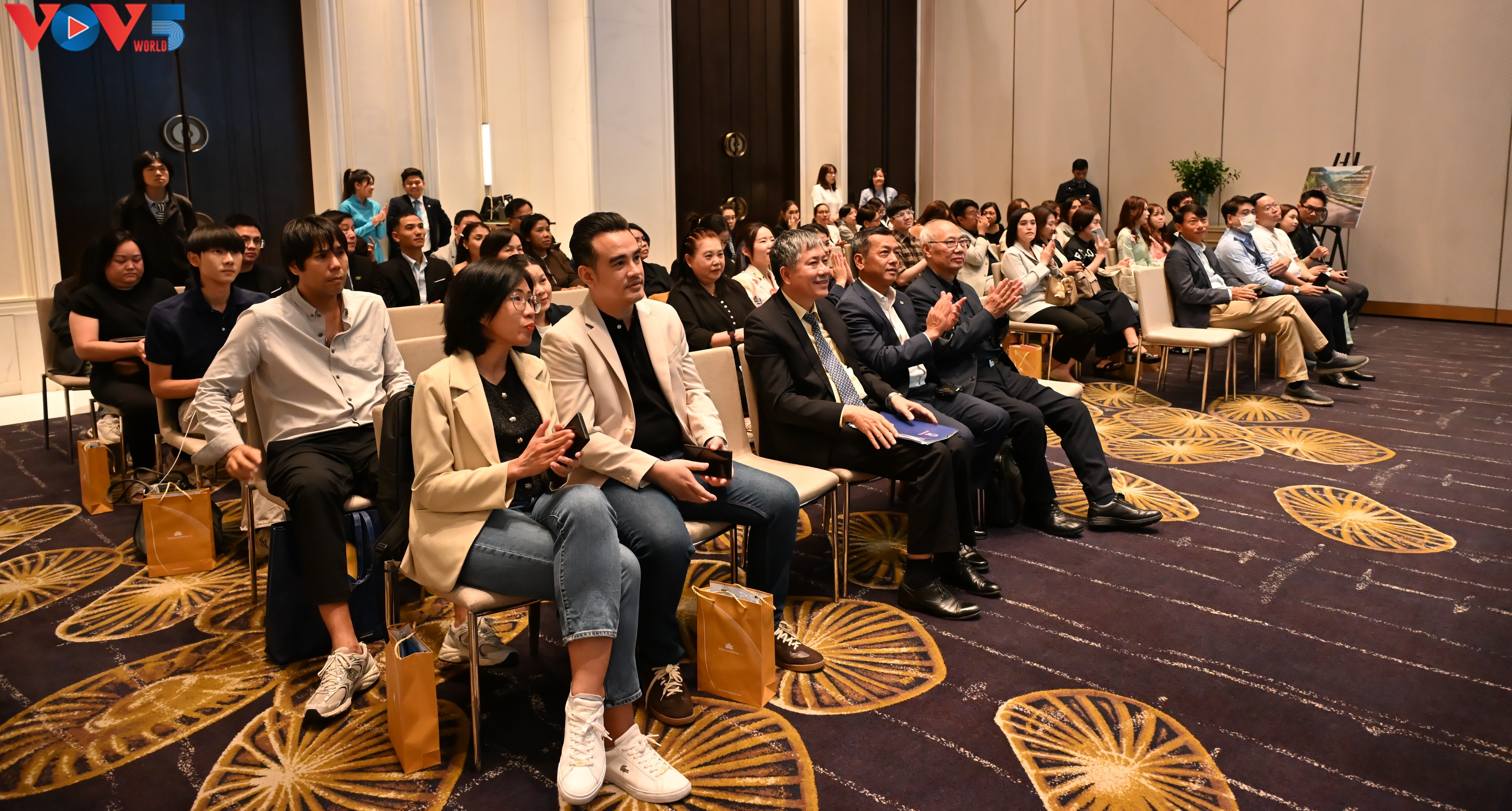 ເພີ່ມທະວີການເຊື່ອມຕໍ່ດ້ານການທ່ອງທ່ຽວ ຫວຽດນາມ - ໄທ: ຊອກຫາໂອກາດໃນສະພາບການທີ່ຜັນຜວນ