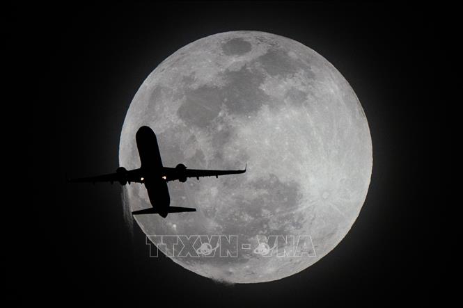 NASA ຈະ​ຢຸດ​ຊົ່ວ​ຄາວ​ໂຄງ​ການ​ກໍ່​ສ້າງ​ສະ​ຖາ​ນີ​ອາ​ວະ​ກາດ​ໃນ​ວົງ​ໂຄ​ຈອນດວງ​ຈັນ