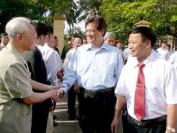 Premierminister Nguyen Tan Dung trifft Wähler in Haiphong