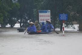 Regierung hilft den von Überschwemmungen betroffenen Provinzen in Zentralvietnam