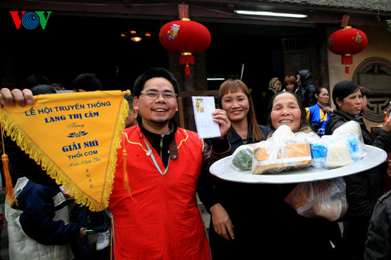 Reiskochwettbewerb im Dorf Thi Cam
