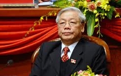 KPV-Generalsekretär berät mit Polizeioffizieren