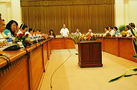 Parlamentspräsident Hung tagt mit Führungskräften in Ho Chi Minh Stadt