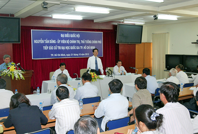 Premierminister  Dung trifft Wähler der Nationaluniversität in Ho Chi Minh Stadt