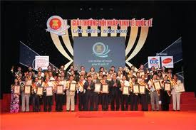 Pressepreis zu Parlament und Volksrat