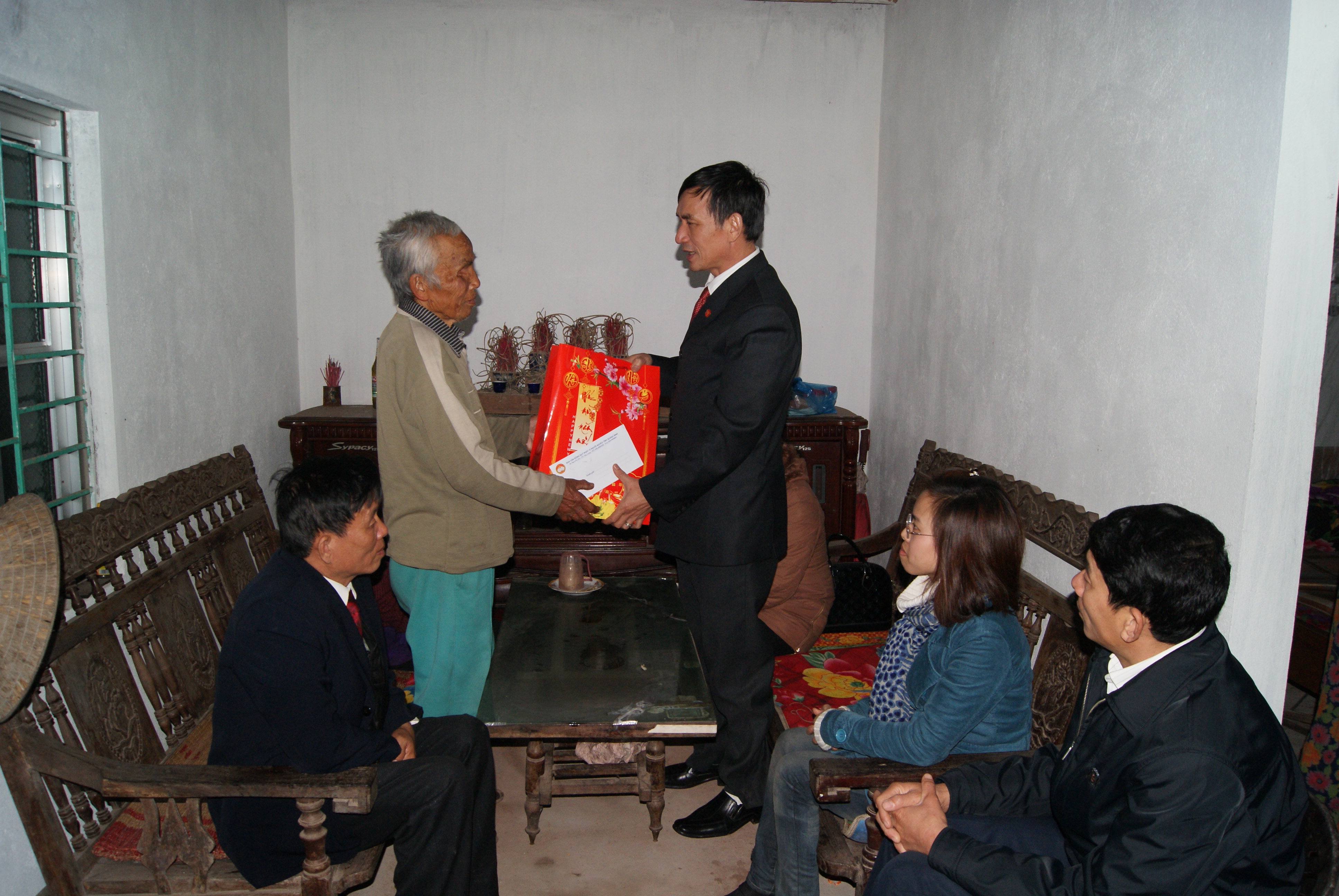 Tetfest-Geschenke für arme Menschen