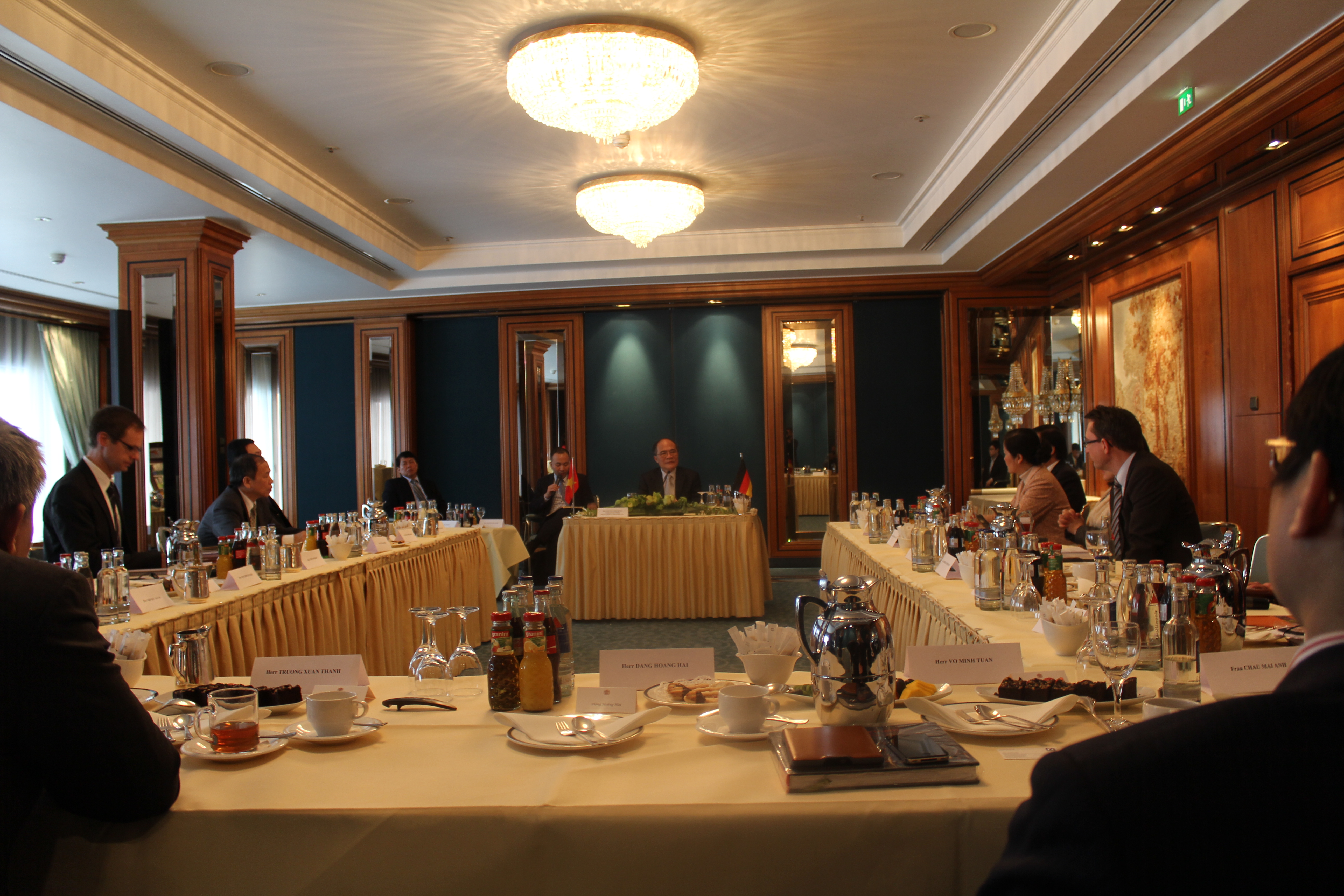 Parlamentspräsident Nguyen Sinh Hung besucht Deutschland