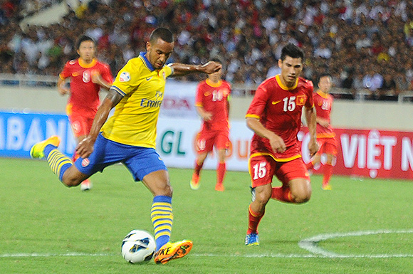 Vietnamesiche Fußballmannschaft verliert gegen Arsenal